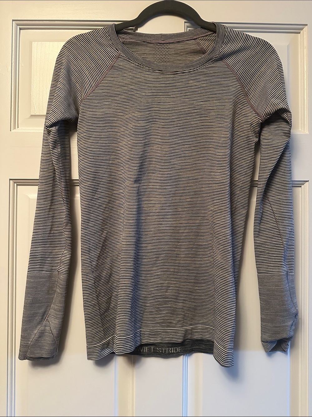 Lululemon Swiftly Long Sleeve top Gray/White